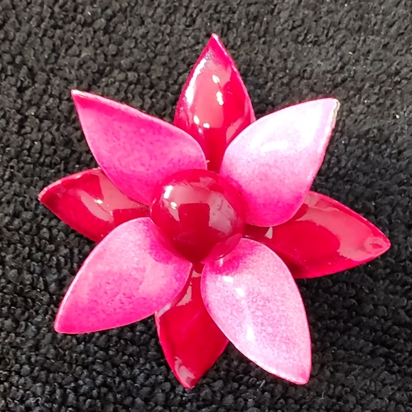 Source Unknown Jewelry - Metal enameled flower pin/brooch